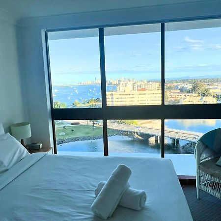 غولد كوست Broadwater Shores Waterfront Apartments المظهر الخارجي الصورة