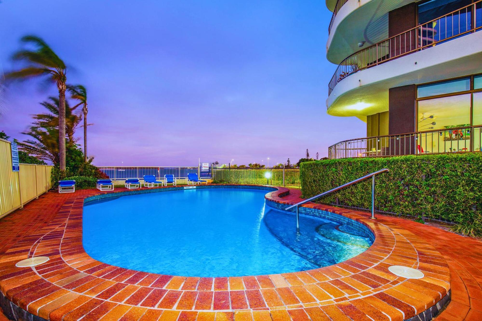 غولد كوست Broadwater Shores Waterfront Apartments المظهر الخارجي الصورة