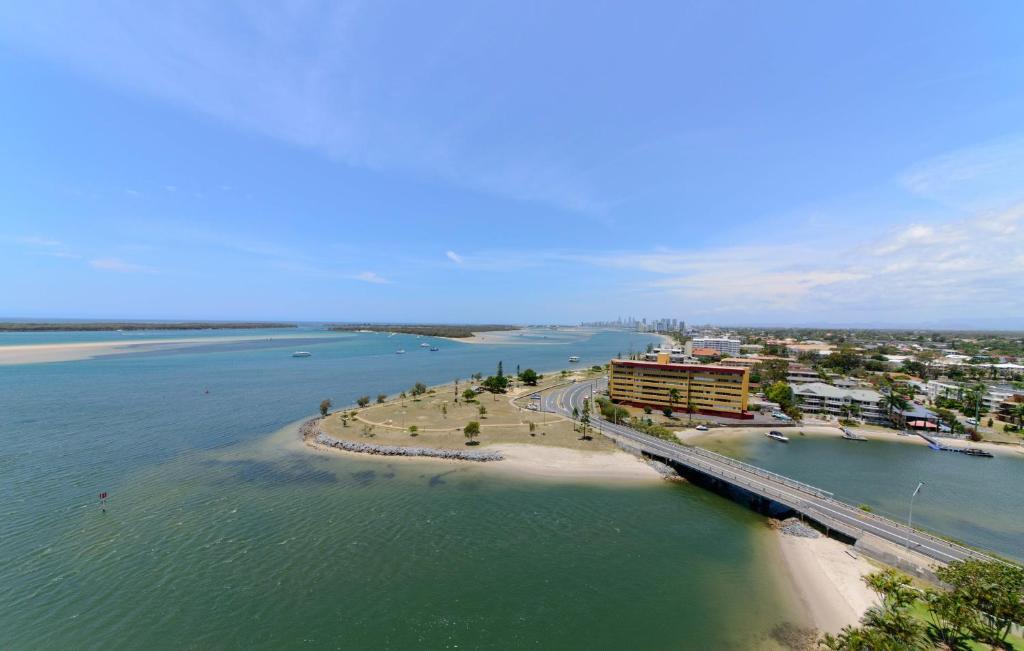 غولد كوست Broadwater Shores Waterfront Apartments المظهر الخارجي الصورة