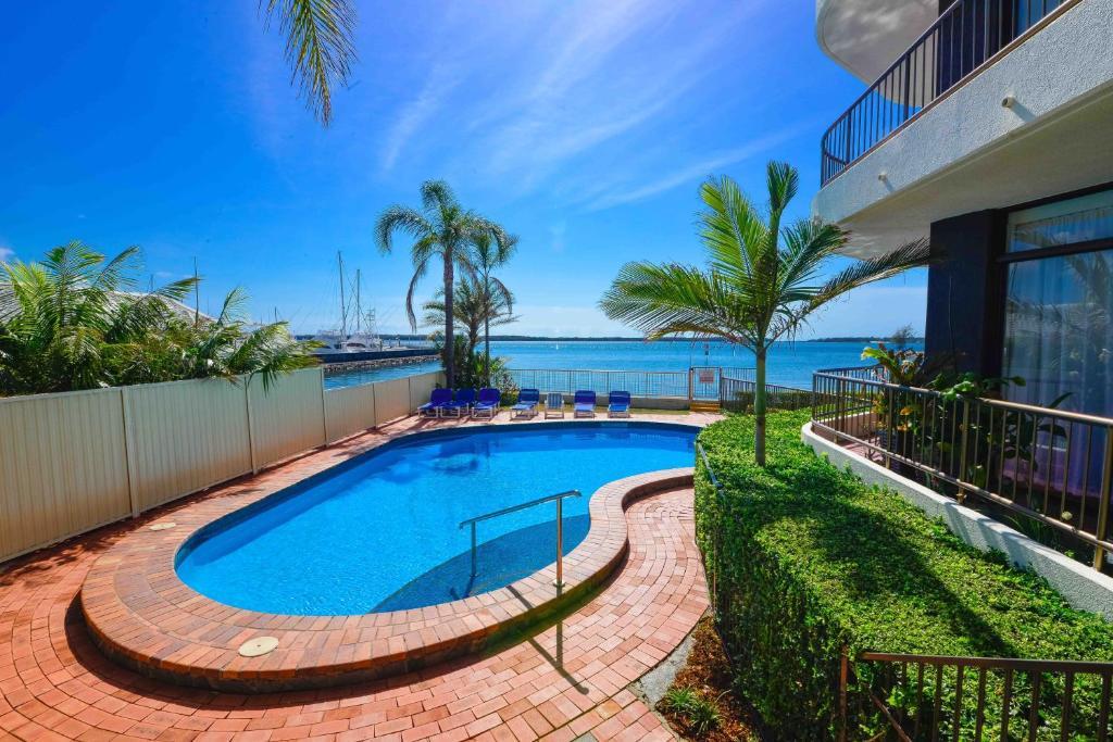 غولد كوست Broadwater Shores Waterfront Apartments المظهر الخارجي الصورة