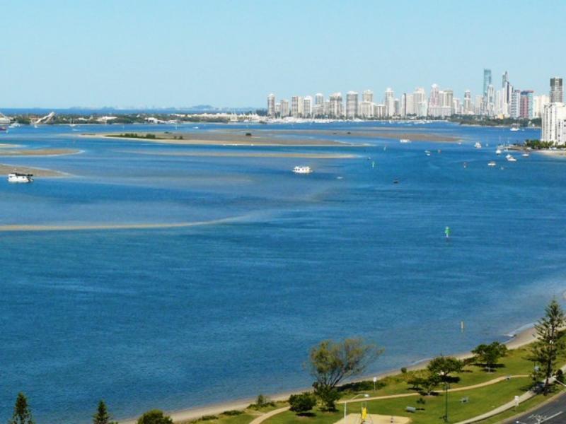 غولد كوست Broadwater Shores Waterfront Apartments المظهر الخارجي الصورة