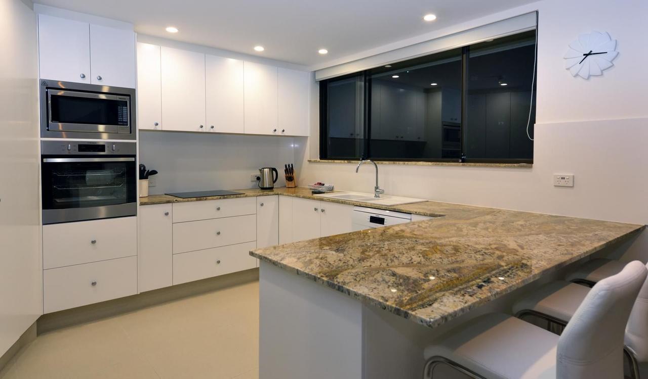 غولد كوست Broadwater Shores Waterfront Apartments المظهر الخارجي الصورة