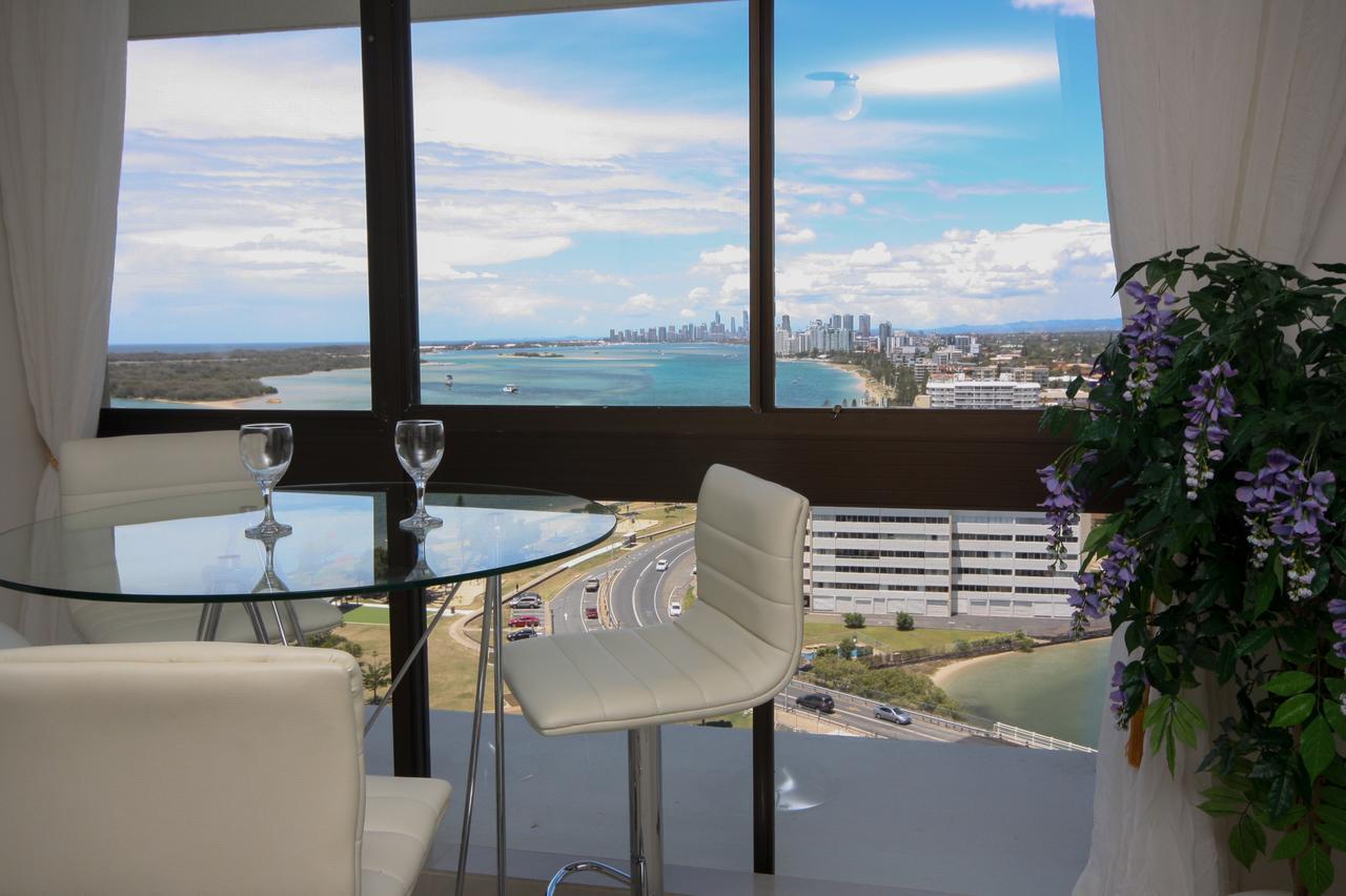 غولد كوست Broadwater Shores Waterfront Apartments المظهر الخارجي الصورة