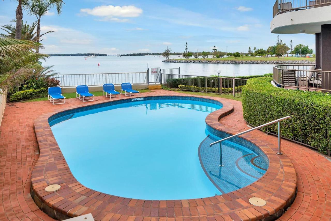 غولد كوست Broadwater Shores Waterfront Apartments المظهر الخارجي الصورة